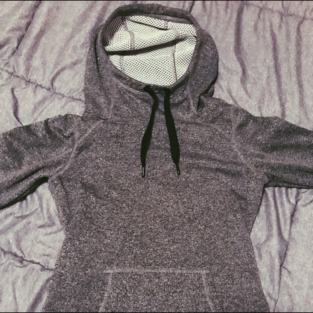 GREY HOODIE